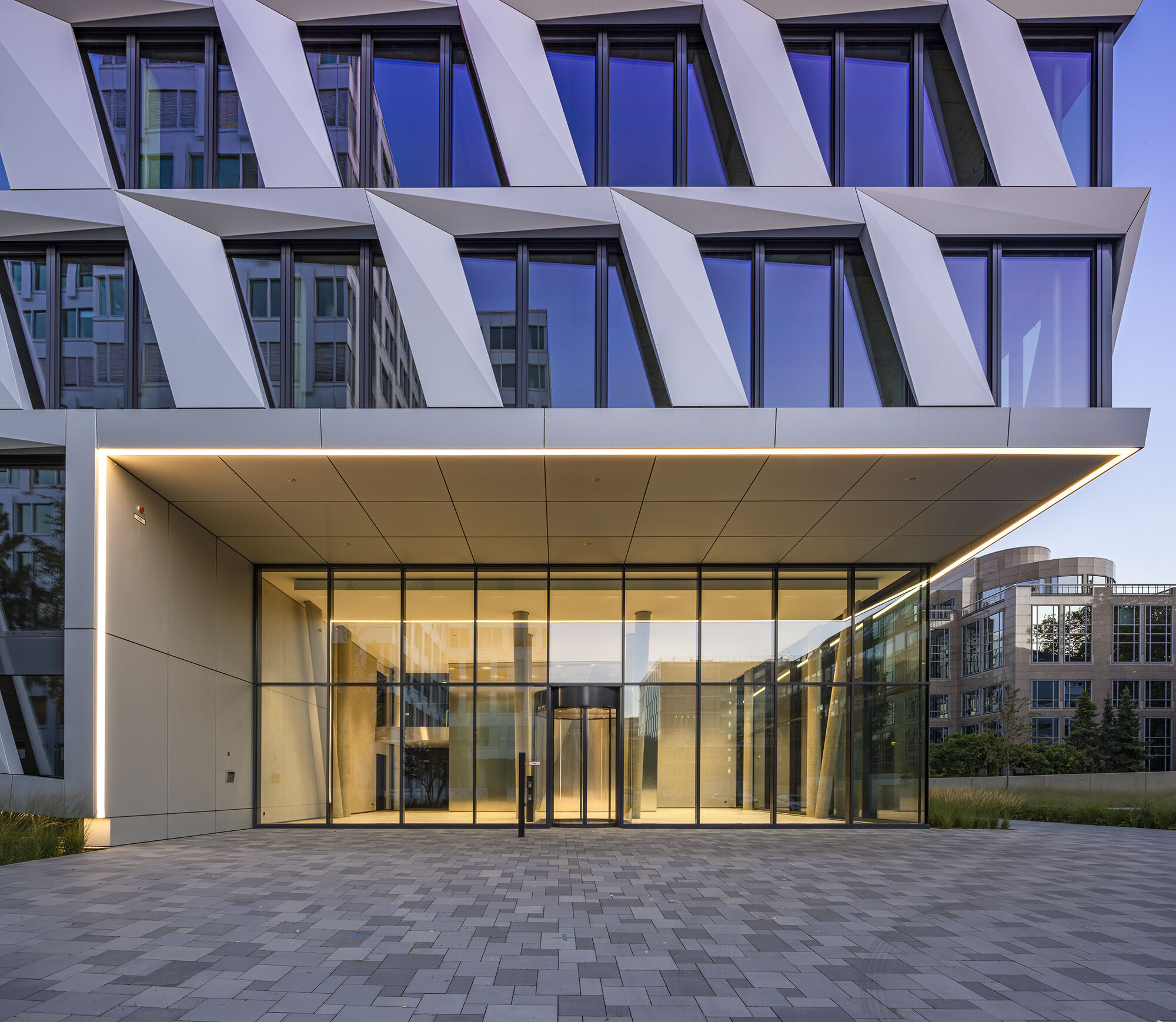 momeni_group one_paza Entrance