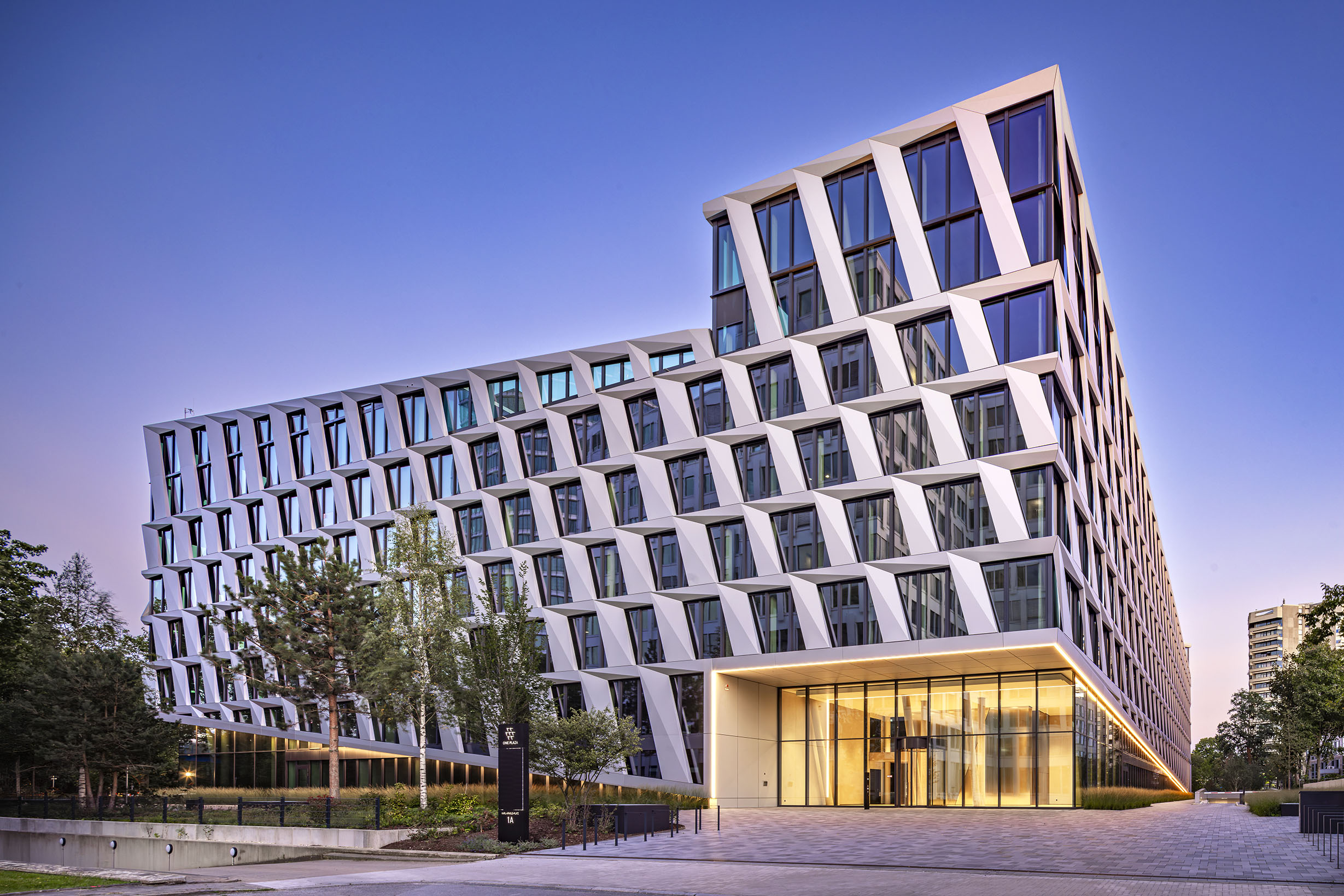 MOMENI Group One Plaza